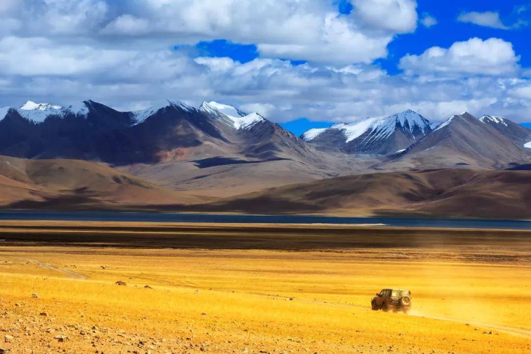 西藏,历史、文化与社会变迁的多维视角探析